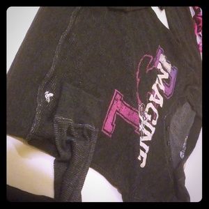 2pc set joggers and v neck knit top  salena Gomez